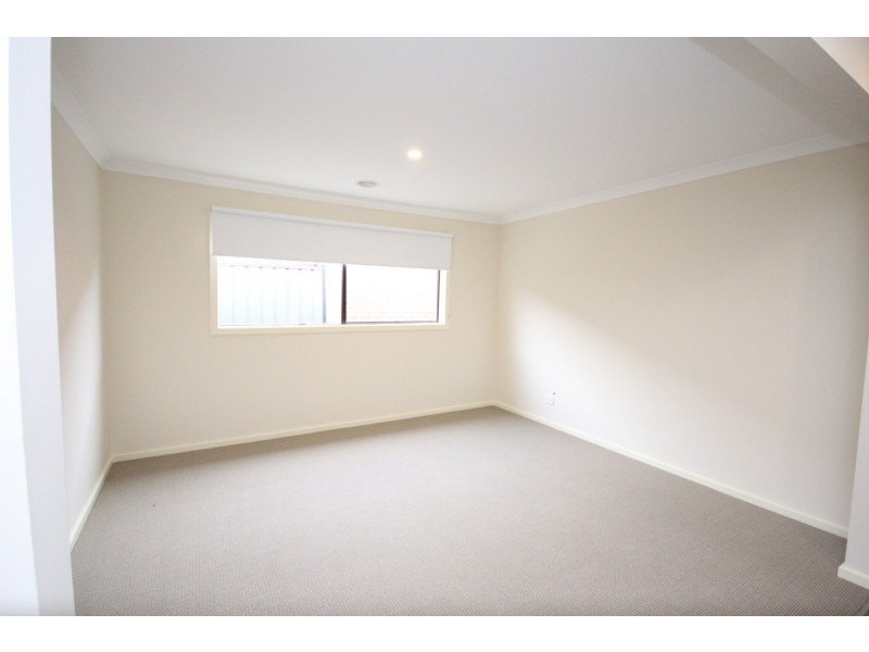 70 Streamside Drive, Craigieburn VIC 3064