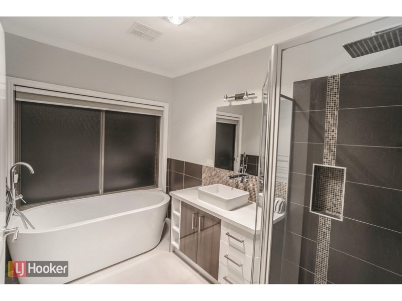 2 Humber Street, Craigieburn VIC 3064