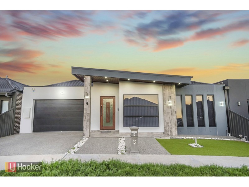 9 Recreation Street, Roxburgh Park VIC 3064