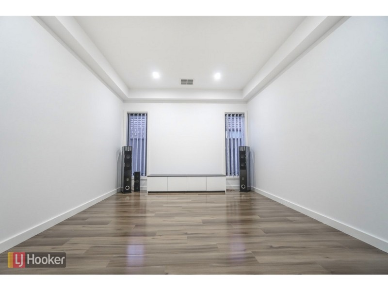 9 Recreation Street, Roxburgh Park VIC 3064