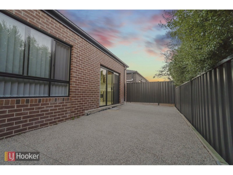 9 Recreation Street, Roxburgh Park VIC 3064