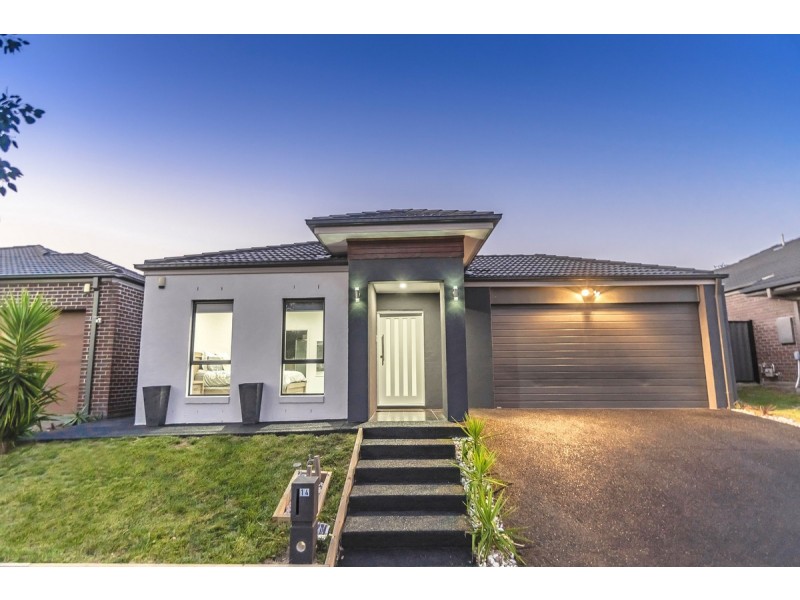 14 Bridgehaven Drive, Craigieburn VIC 3064