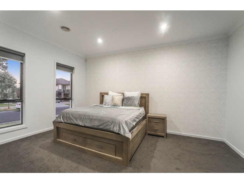 14 Bridgehaven Drive, Craigieburn VIC 3064