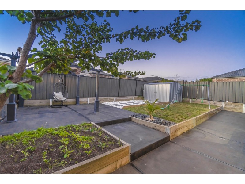 14 Bridgehaven Drive, Craigieburn VIC 3064