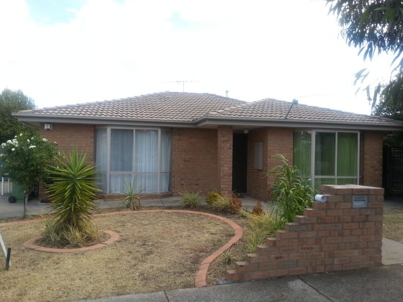 143 Hothlyn Dr, Craigieburn VIC 3064