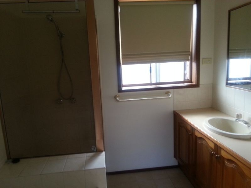 143 Hothlyn Dr, Craigieburn VIC 3064