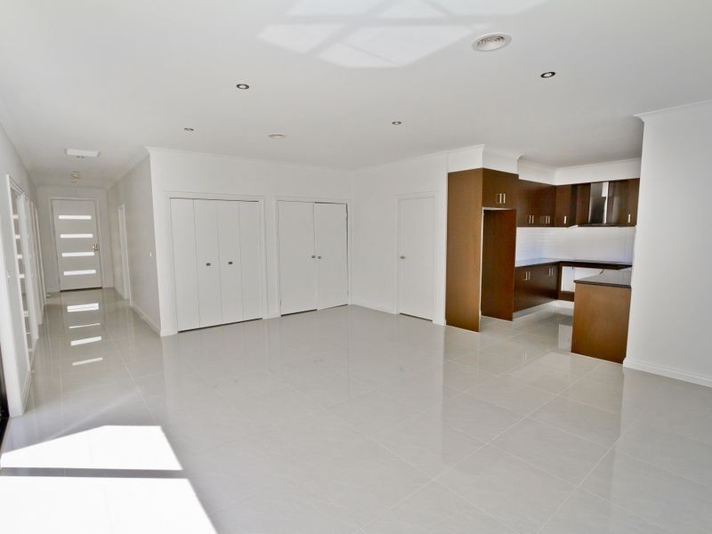 2/13 Virtue Way, Craigieburn VIC 3064