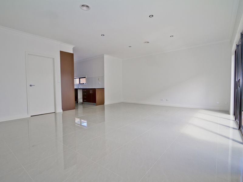 2/13 Virtue Way, Craigieburn VIC 3064
