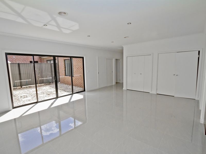 2/13 Virtue Way, Craigieburn VIC 3064