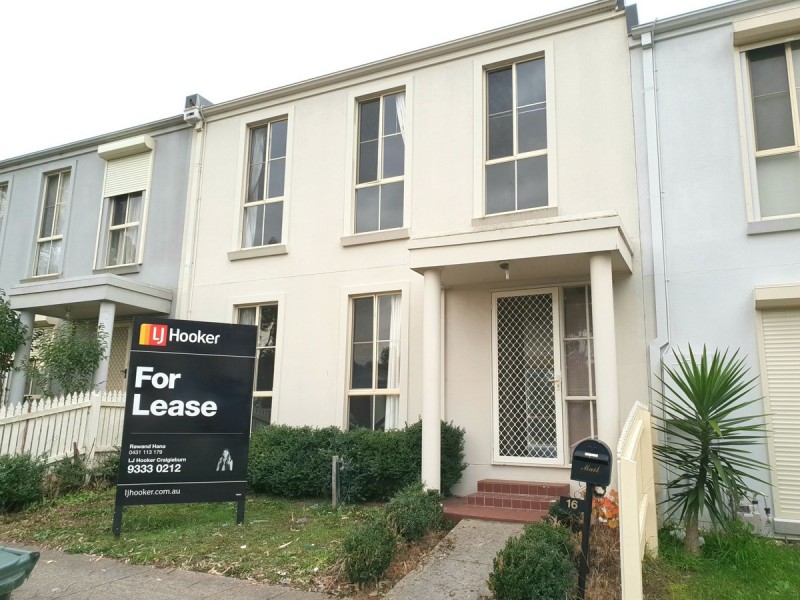 16 Corona Place, Roxburgh Park VIC 3064