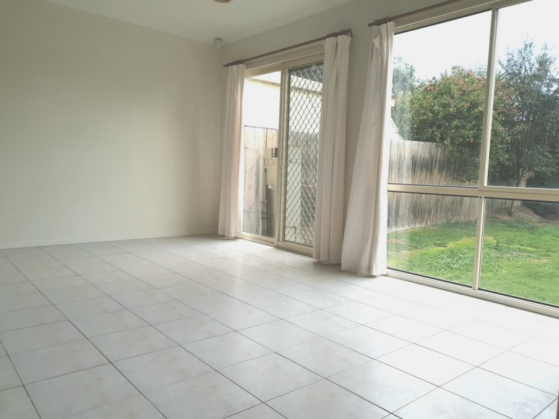 16 Corona Place, Roxburgh Park VIC 3064