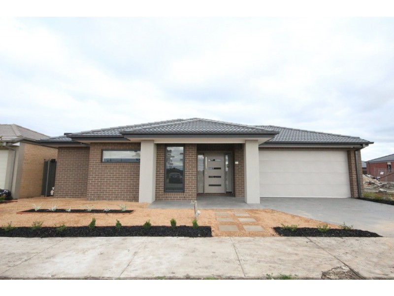 14 Prosperity Way, Roxburgh Park VIC 3064