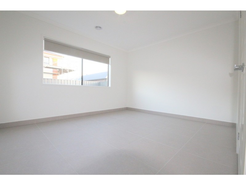 14 Prosperity Way, Roxburgh Park VIC 3064