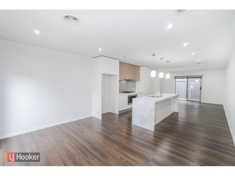 41 Essence Parkway, Craigieburn VIC 3064
