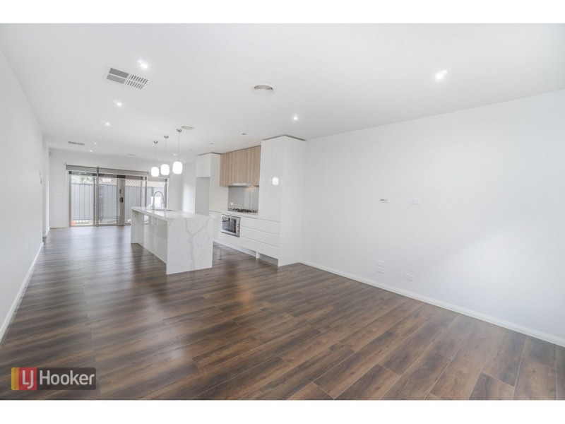 41 Essence Parkway, Craigieburn VIC 3064