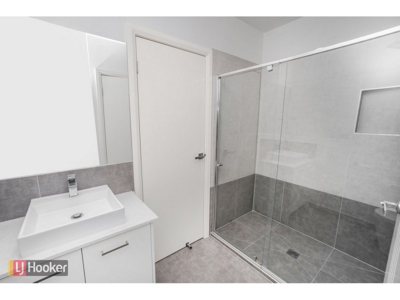 41 Essence Parkway, Craigieburn VIC 3064