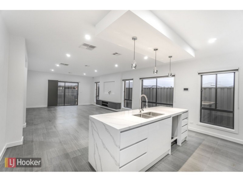 10 Fitzpatrick Circuit, Kalkallo VIC 3064
