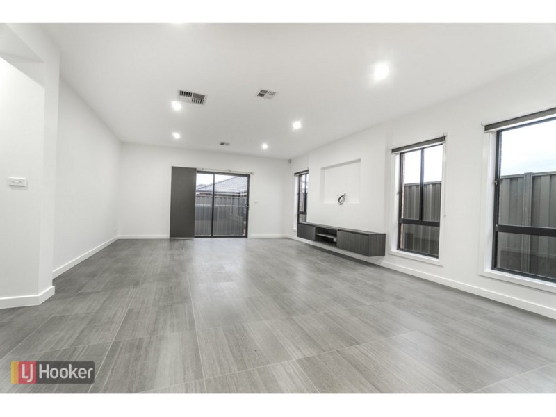 10 Fitzpatrick Circuit, Kalkallo VIC 3064