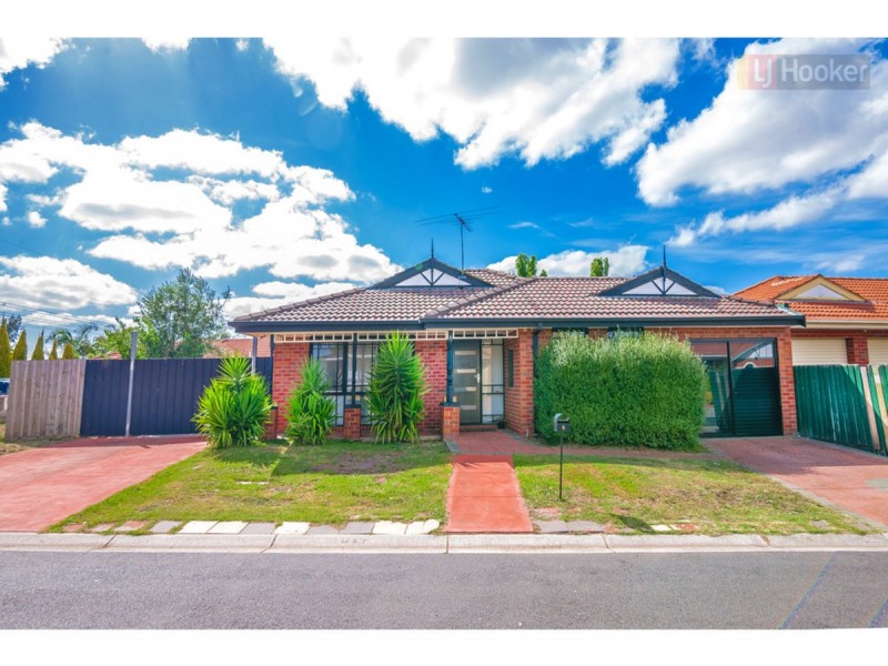 6 Wintle Close, Roxburgh Park VIC 3064