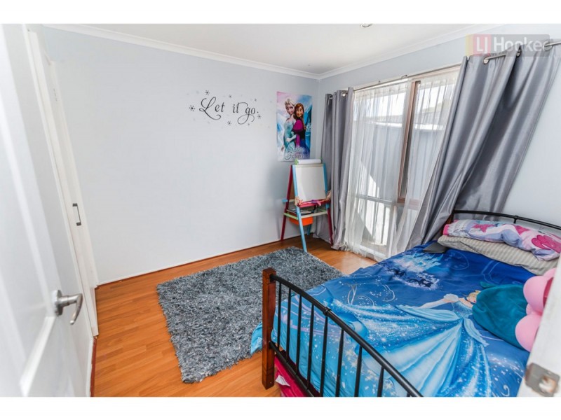 6 Wintle Close, Roxburgh Park VIC 3064