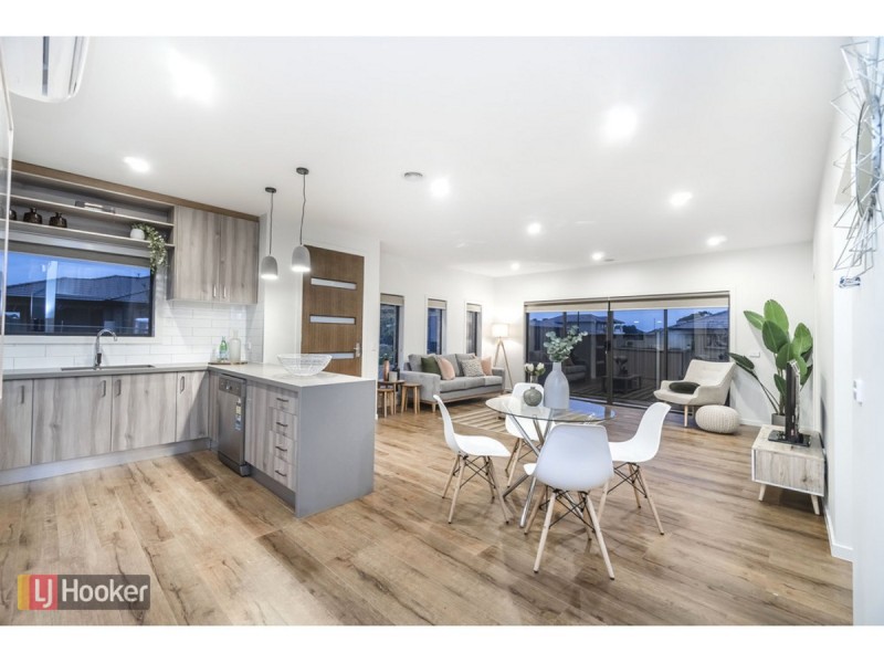 71 Debonair Parade, Craigieburn VIC 3064