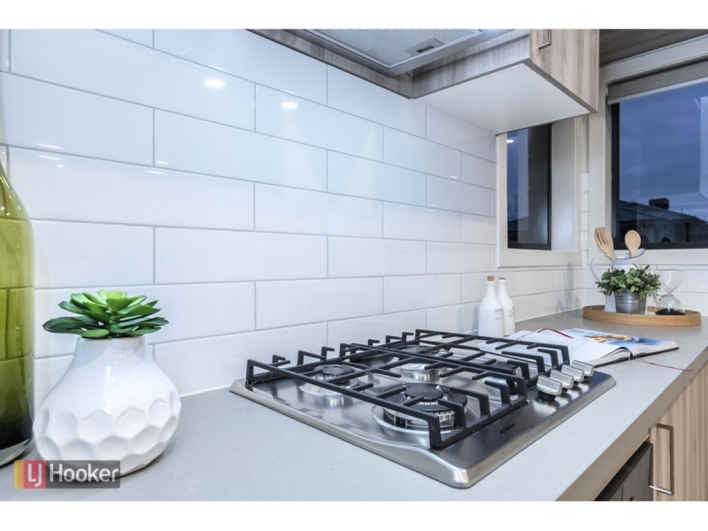 71 Debonair Parade, Craigieburn VIC 3064