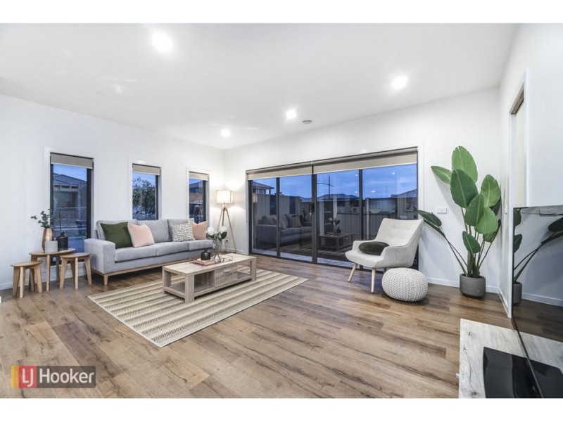 71 Debonair Parade, Craigieburn VIC 3064