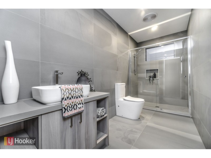 71 Debonair Parade, Craigieburn VIC 3064