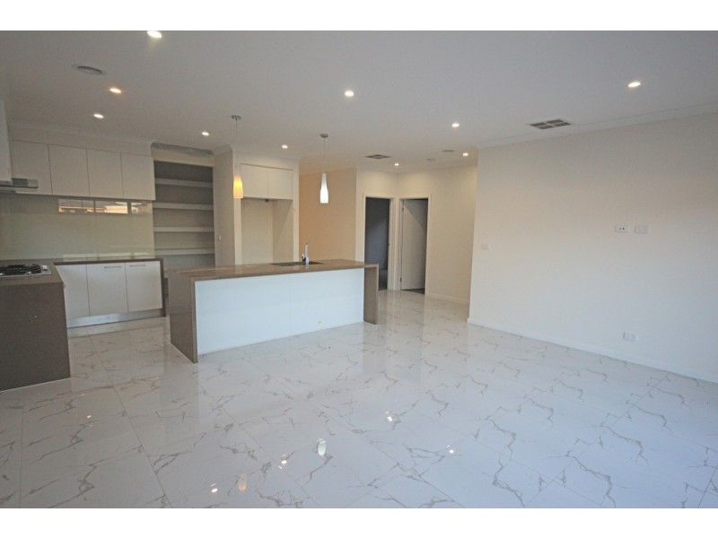 6 Tarrion Rise, Craigieburn VIC 3064