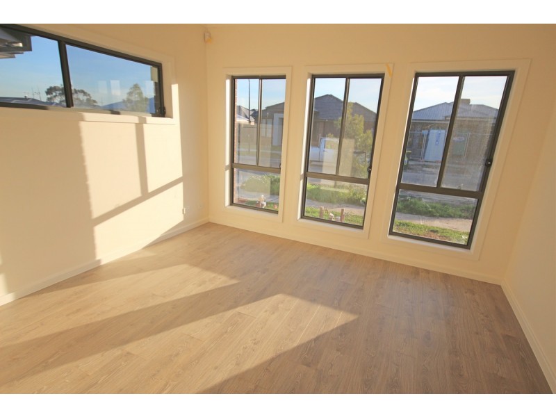 6 Tarrion Rise, Craigieburn VIC 3064