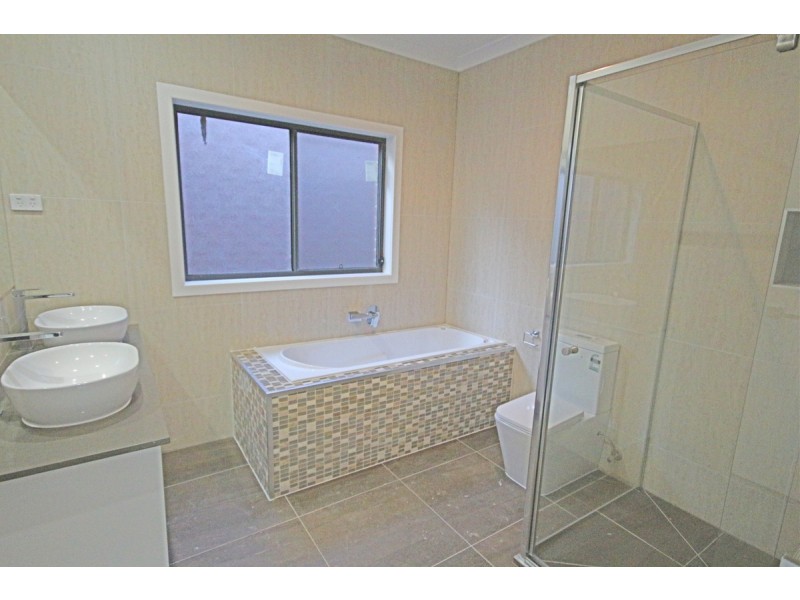 6 Tarrion Rise, Craigieburn VIC 3064