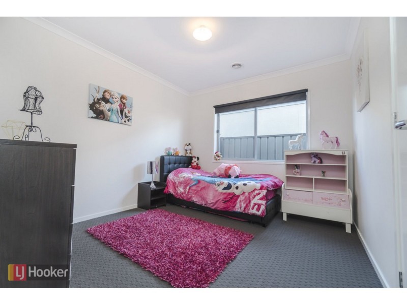18 Black Wattle Road, Craigieburn VIC 3064