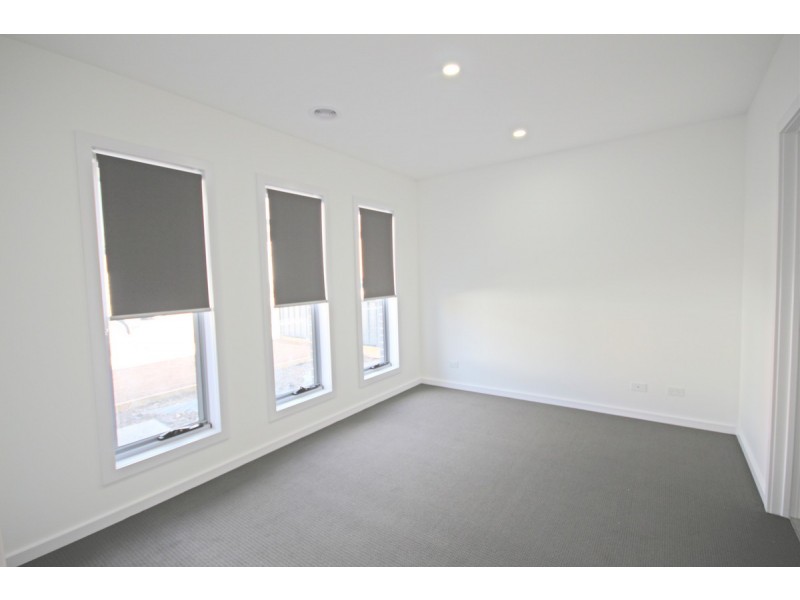 13 Divan Place, Craigieburn VIC 3064