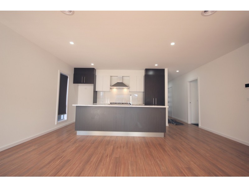 13 Divan Place, Craigieburn VIC 3064