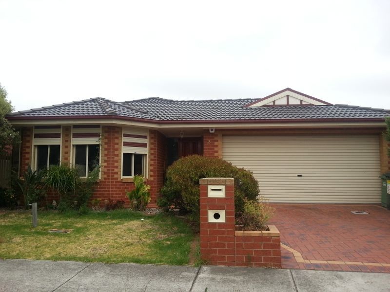 3 Wisla Circuit, Roxburgh Park VIC 3064