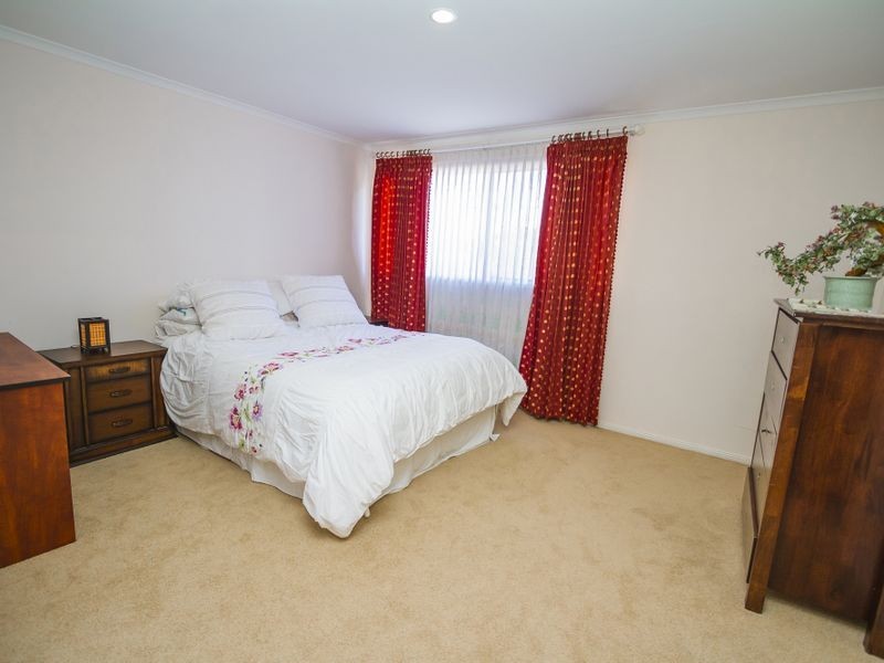 12 Gates Court, Roxburgh Park VIC 3064