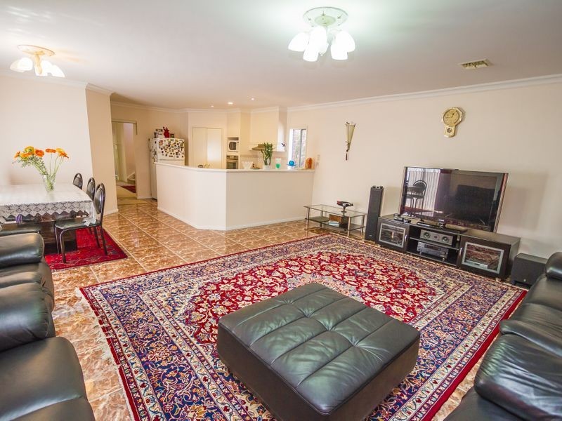 12 Gates Court, Roxburgh Park VIC 3064