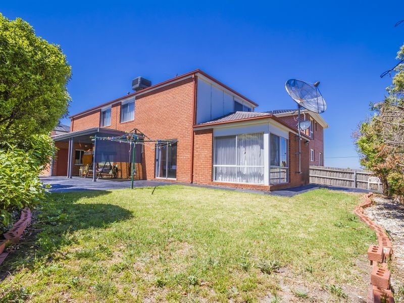 12 Gates Court, Roxburgh Park VIC 3064