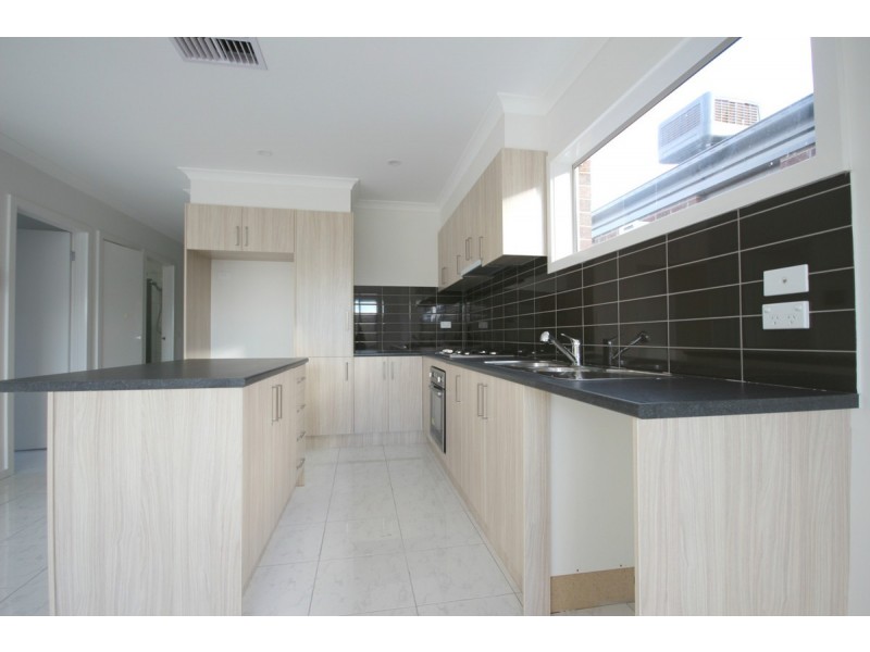 35 Highfield Drive, Mickleham VIC 3064