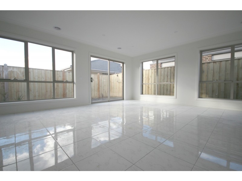 35 Highfield Drive, Mickleham VIC 3064