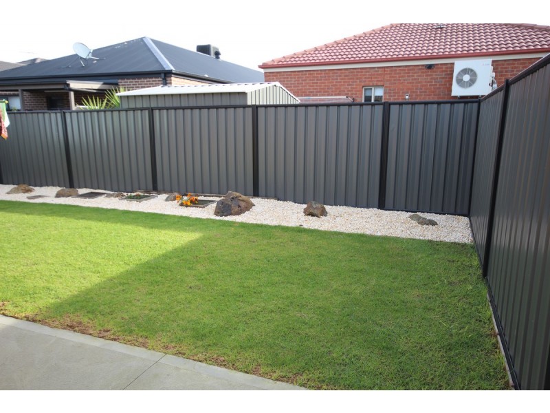 10 Rosleigh Drive, Craigieburn VIC 3064