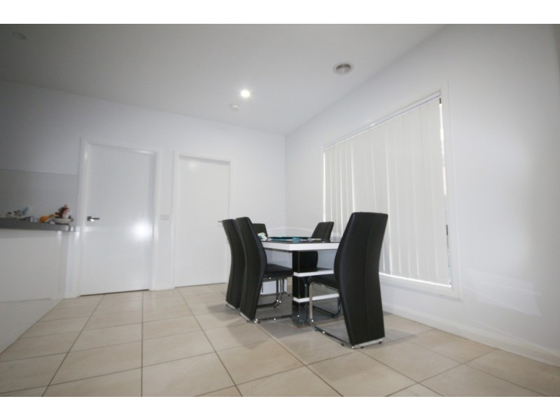 1 Hinter Way, Roxburgh Park VIC 3064