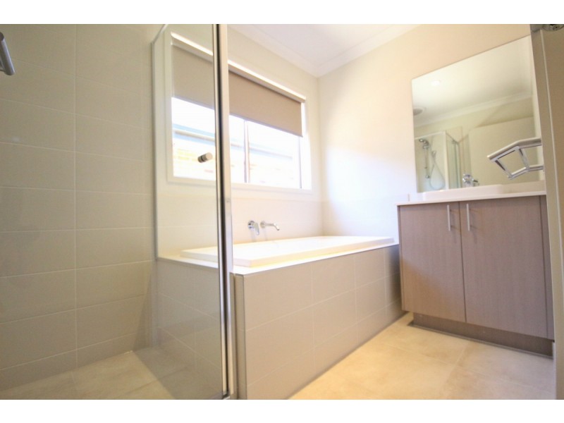 19 Highfield Street, Mickleham VIC 3064