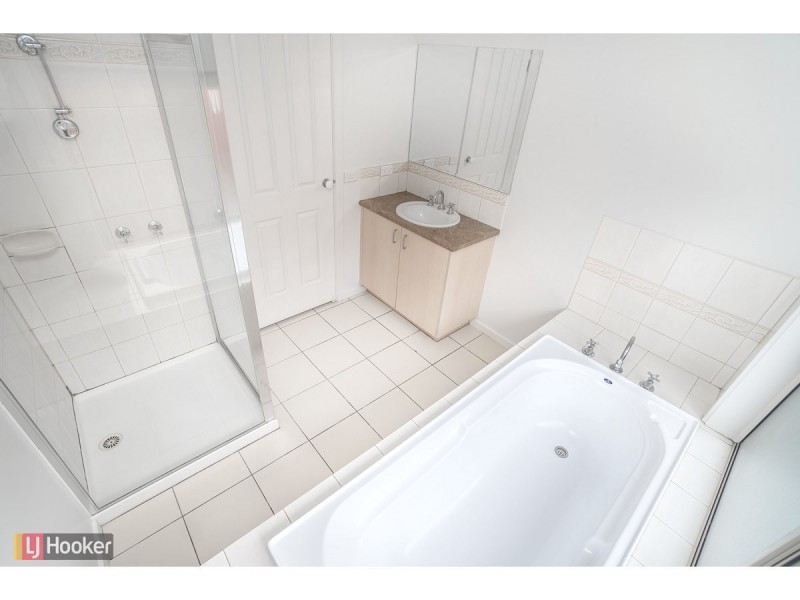 29 Marne Drive, Roxburgh Park VIC 3064