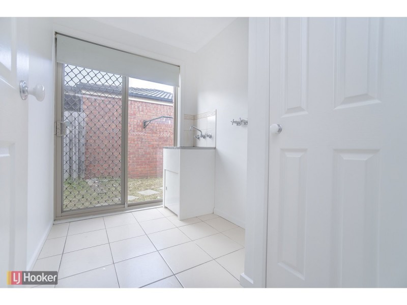 29 Marne Drive, Roxburgh Park VIC 3064