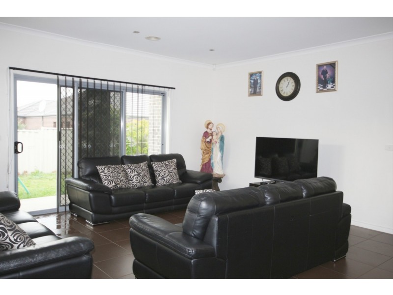 11 Pymble Gardens, Craigieburn VIC 3064