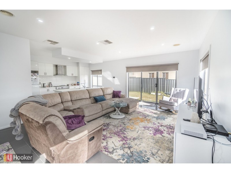 35 Natural Drive, Craigieburn VIC 3064