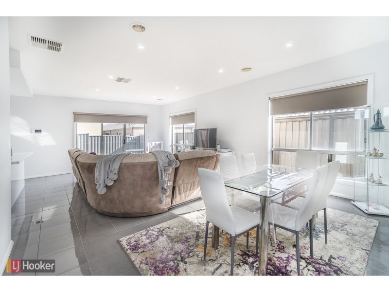 35 Natural Drive, Craigieburn VIC 3064