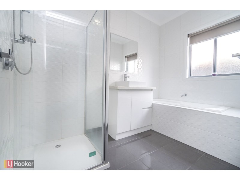 35 Natural Drive, Craigieburn VIC 3064