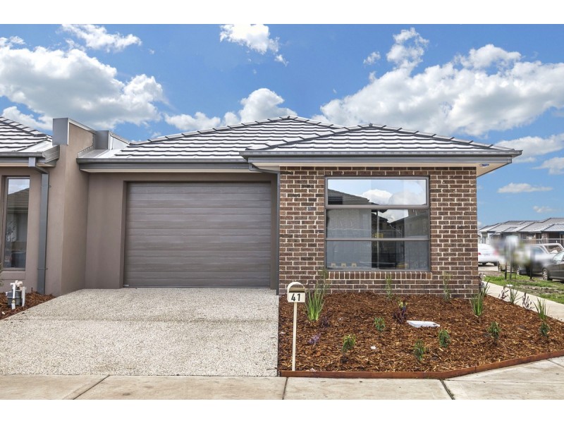 41 Highfield Drive, Mickleham VIC 3064